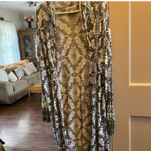 Derek Heart Neutral Aztec Open Cardigan in Gray & Cream